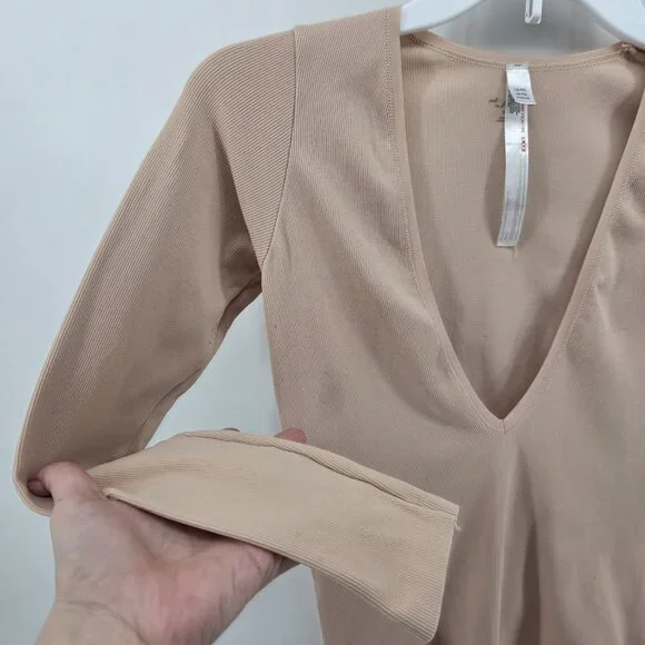 Out From Under Tan Ribbed Bodysuit – Size M/L – Free People Deep V-Neck - Picture 4 of 8